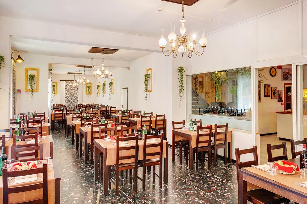 Hotel Canova Lido di Jesolo Ngoại thất bức ảnh